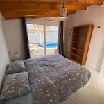 One Tenerife فيلة